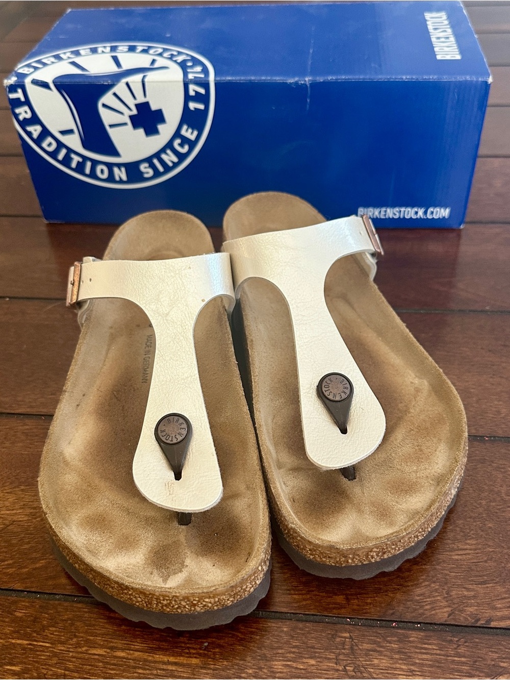 Birkenstock Pearl White Gizeh Leather Thong Sandals - Picture 9 of 11